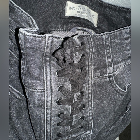 We The Free Curvy High Rise Lace Up Black Jeans
Size 26 - Picture 4 of 6